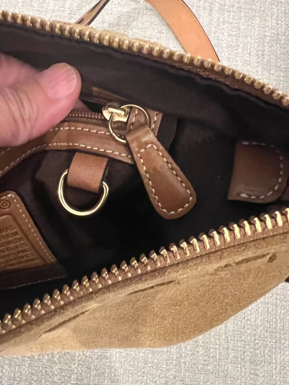 Vintage COACH Suede Leather Tan Messenger Shoulder Bag